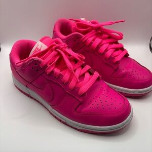 Nike Dunk Low “Hyper Pink” Women’s 6